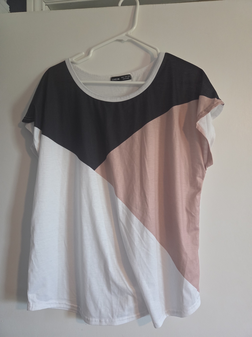 SHEIN Black, Blush & White Diagonal Colorblock Short Sleeve Top